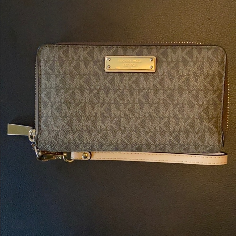 Michael Kors Jet Set Wallet